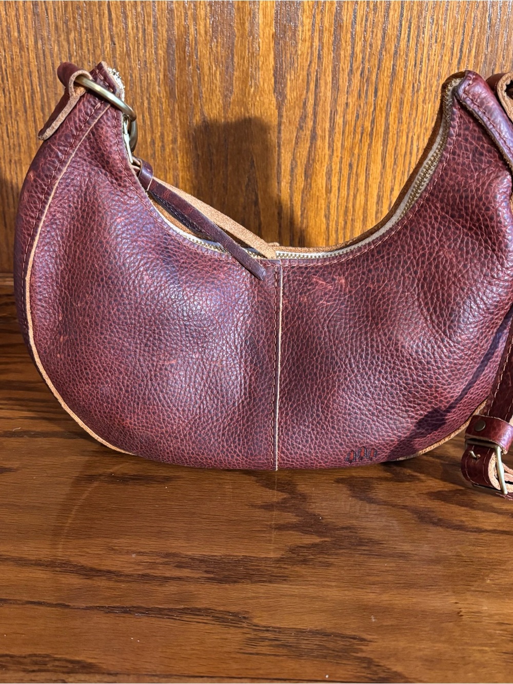 Portland Leather Goods Nora Shoulder Bag. Color: nutmeg; size small